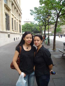 Leurs belles femmes, hi, hi, hi...