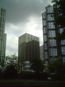 Ex-Flathotel..., snif, ils ont enlévés les barres oranges...