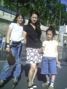 Oh là, làààà ! ! Mama en jupe ! Oh là, làààà ! ! Mama en jupe !