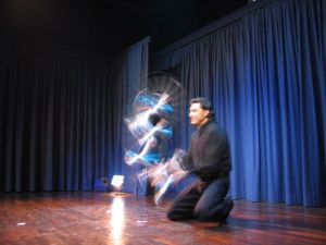 Le jongleur, plus rapide du monde...