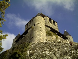 Tour César... construit au XIIème siécle