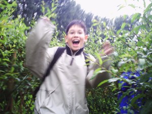 Dans le labyrinth: Elle est où Mama? Appelle-la Aba! Bououou! Aaaah!