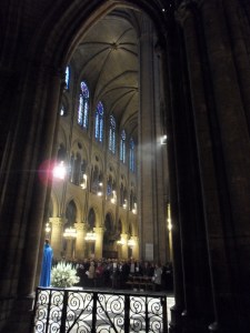Dimanche-de-Päques-à-Notre-Dame-(10)