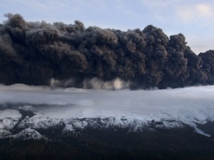 Cendres volcaniques ... c'est ça, qui nous empêche de partir ...