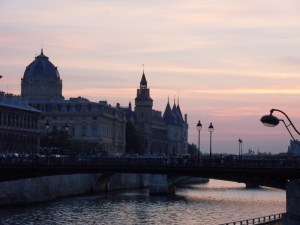 Sunset-around-Tour-Saint-Jacques-(7)